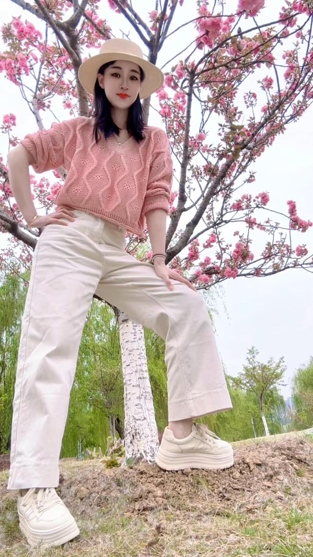 生活累不累，自己去体会，生苦不苦自己最清楚，每个人都有自己的难处……