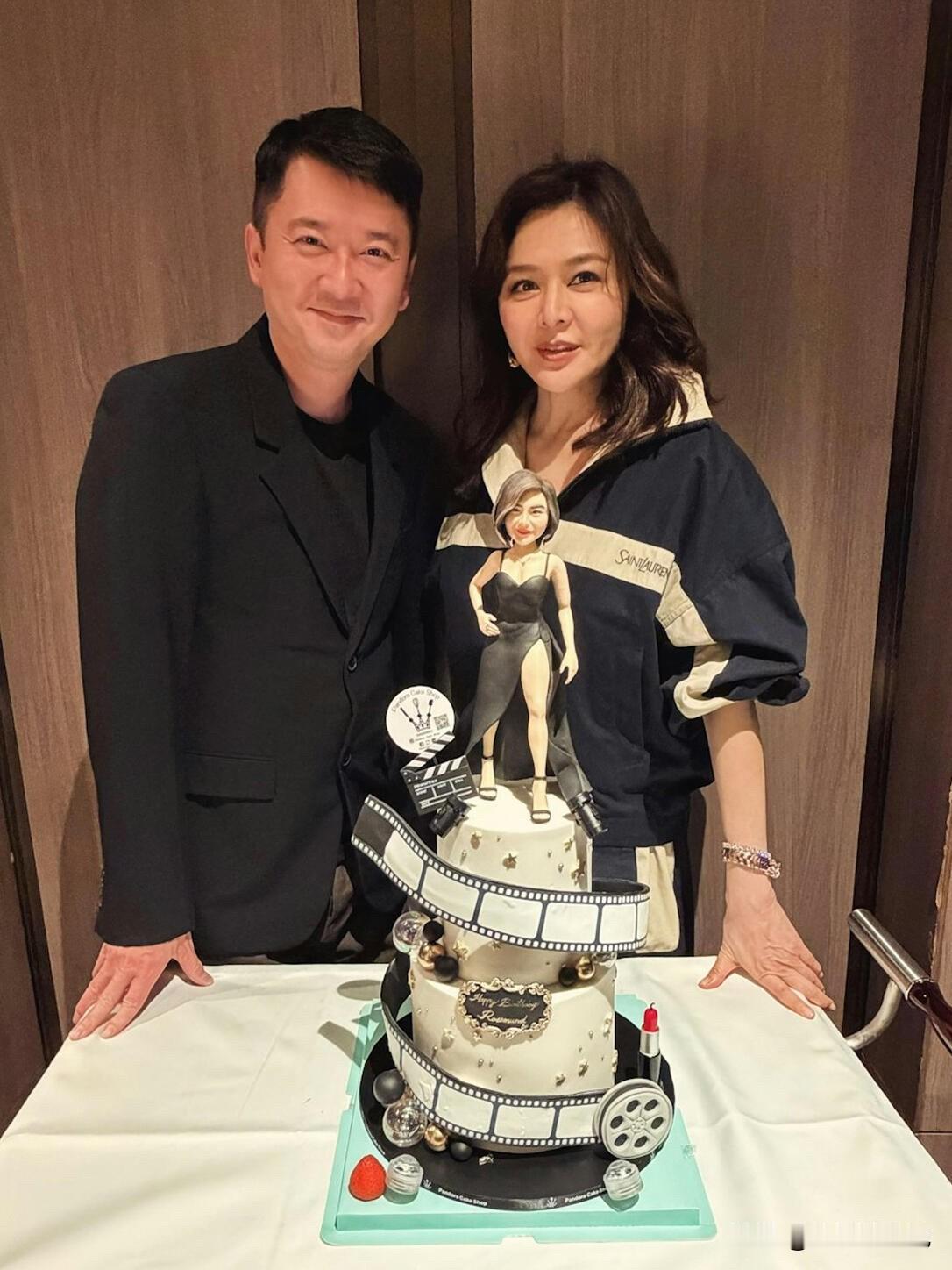 64岁关之琳提前庆生！亿万富豪弟弟设宴祝寿
“大美人”关之琳快64岁啦～生日还没