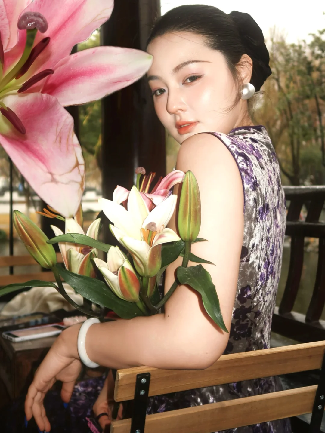 穿上一身百合香