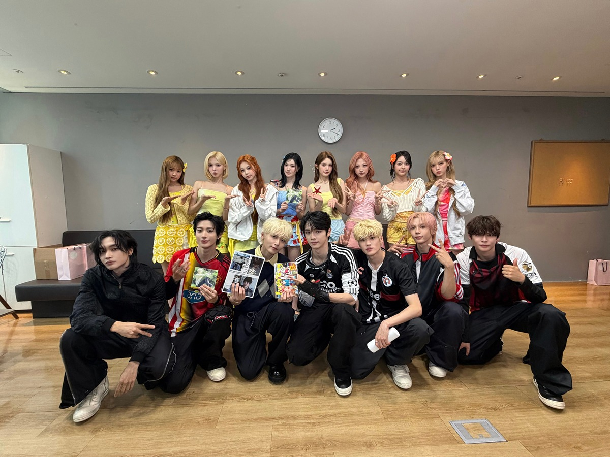 今日音乐中心SMTOWN家族照，厉旭X RIIZE X H2H 