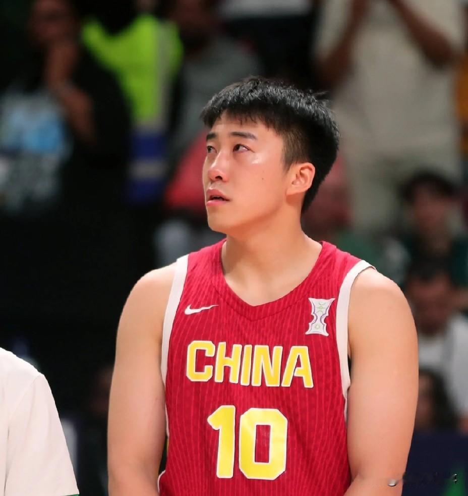 不让任何一个球员掉队，中国男篮有比大胜更值得高兴的事。
中国男篮亚运会第二场比赛