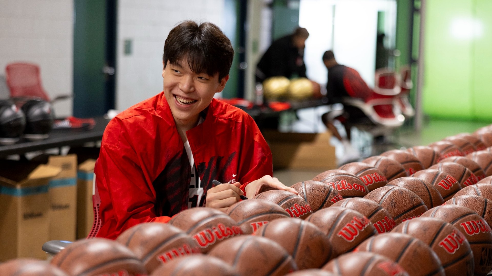 杨瀚森[超话] 第二个NBA赛季，记得看杨瀚森，记得支持开拓者！开拓者媒体日 ​