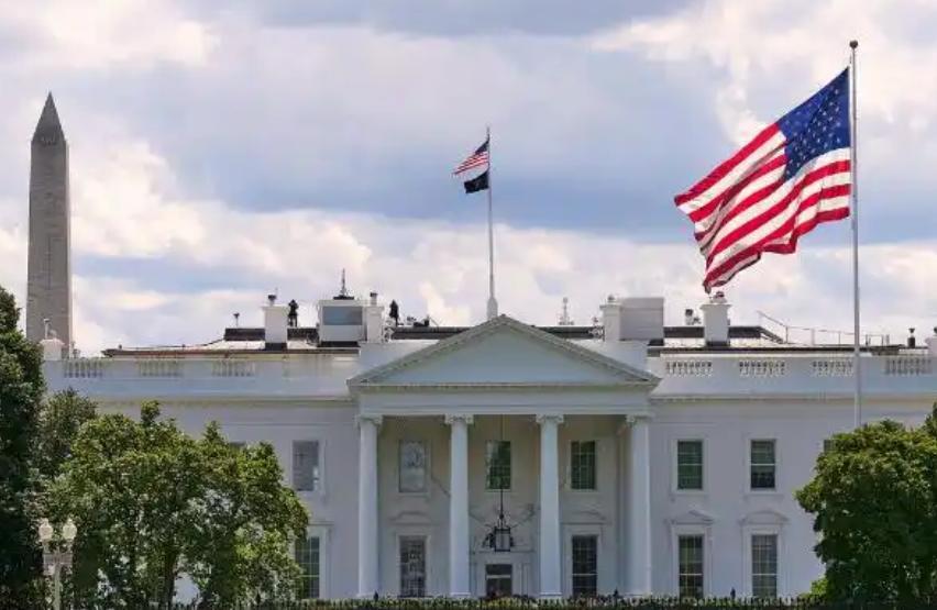 美国集齐中国王朝所有亡国征兆，为何仍屹立不倒？

研究过中国古代史的人都清楚，大