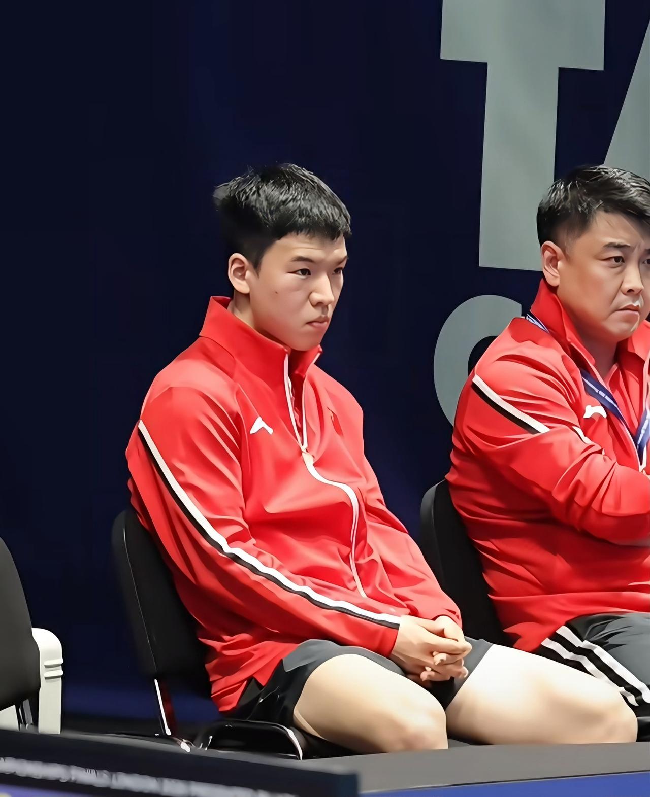 伦敦世乒赛男团比赛，
今晚向鹏不上，
他就没有机会上了，
有球迷为他抱不平，
这