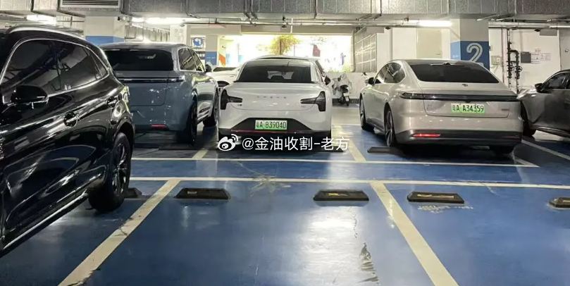 刚到公司，看到一位早上私信我的朋友，谈起自己在这个市场里遇到的苦难的经历。可能当