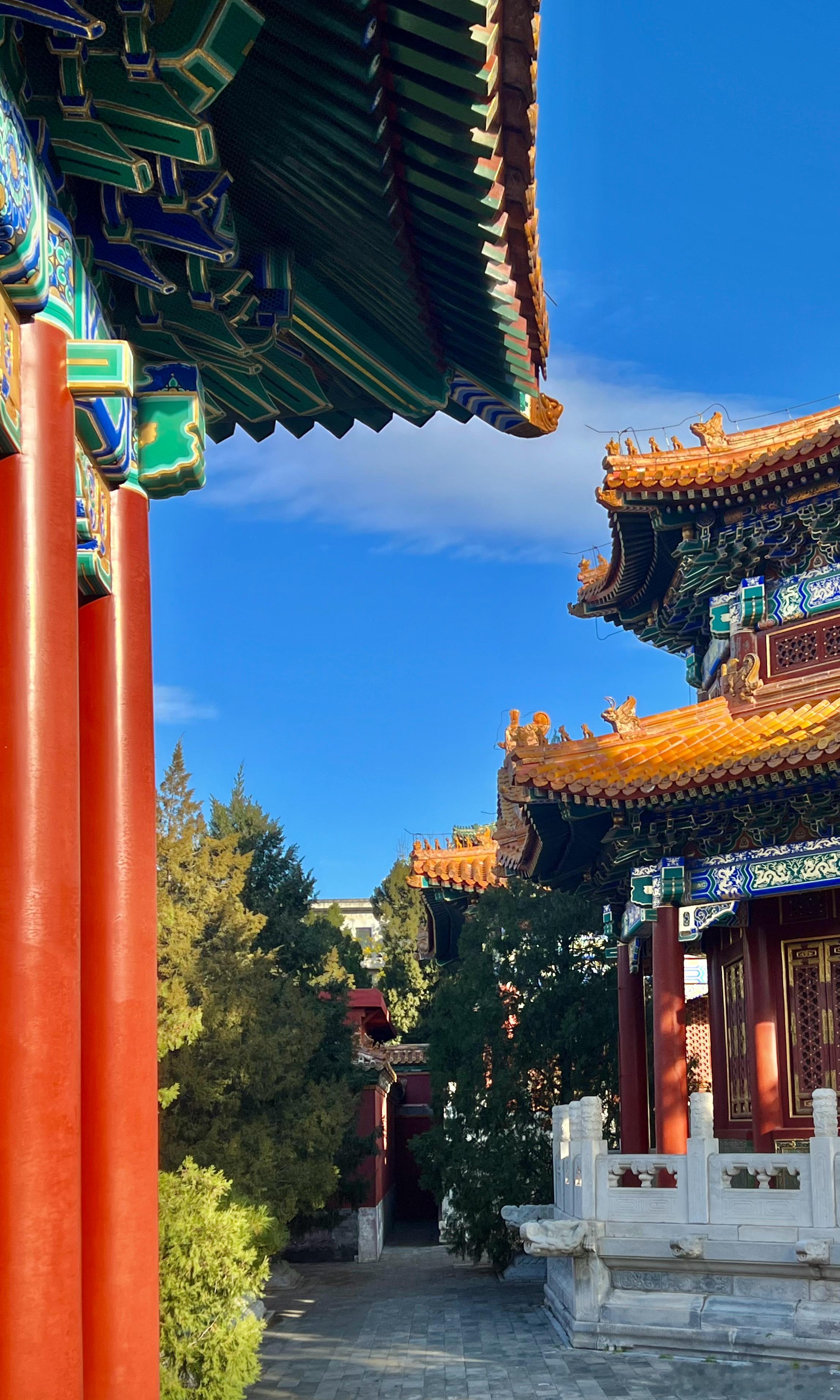  蓝天白云 北京景山公园 寿皇殿 摄影