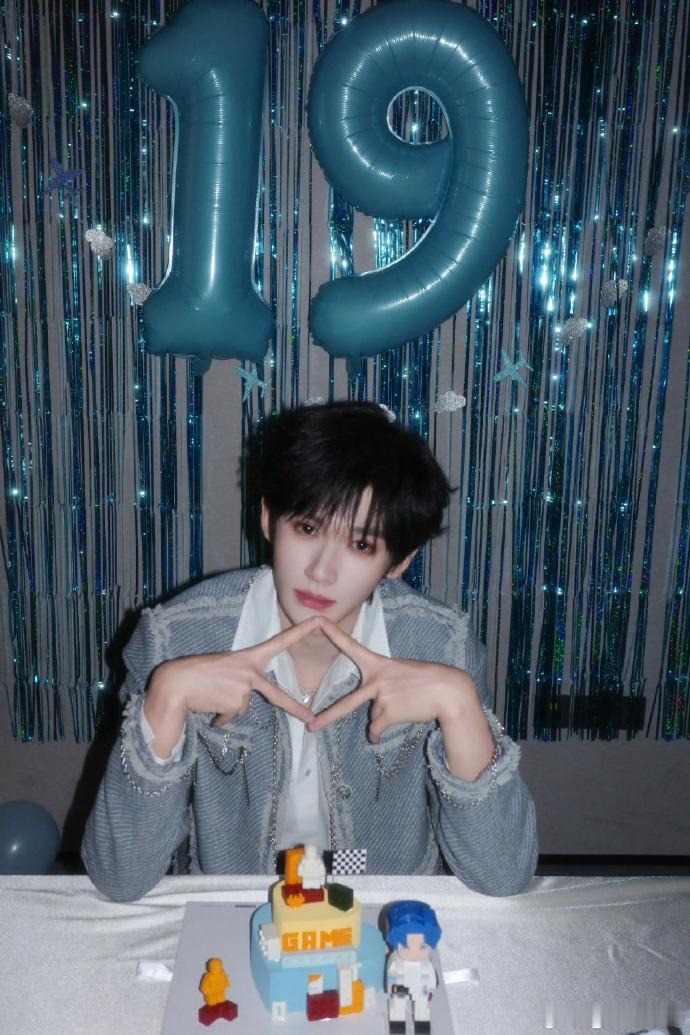 刘嘉玲让余宇涵叫奶奶 这段真的反复看！余宇涵童言无忌提起家人，刘嘉玲顺势撒娇要听