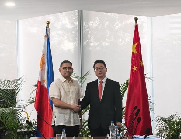 不闹了，菲律宾向中方做出了让步，6月30日，中国外交部亚洲司司长刘劲松在马尼拉与
