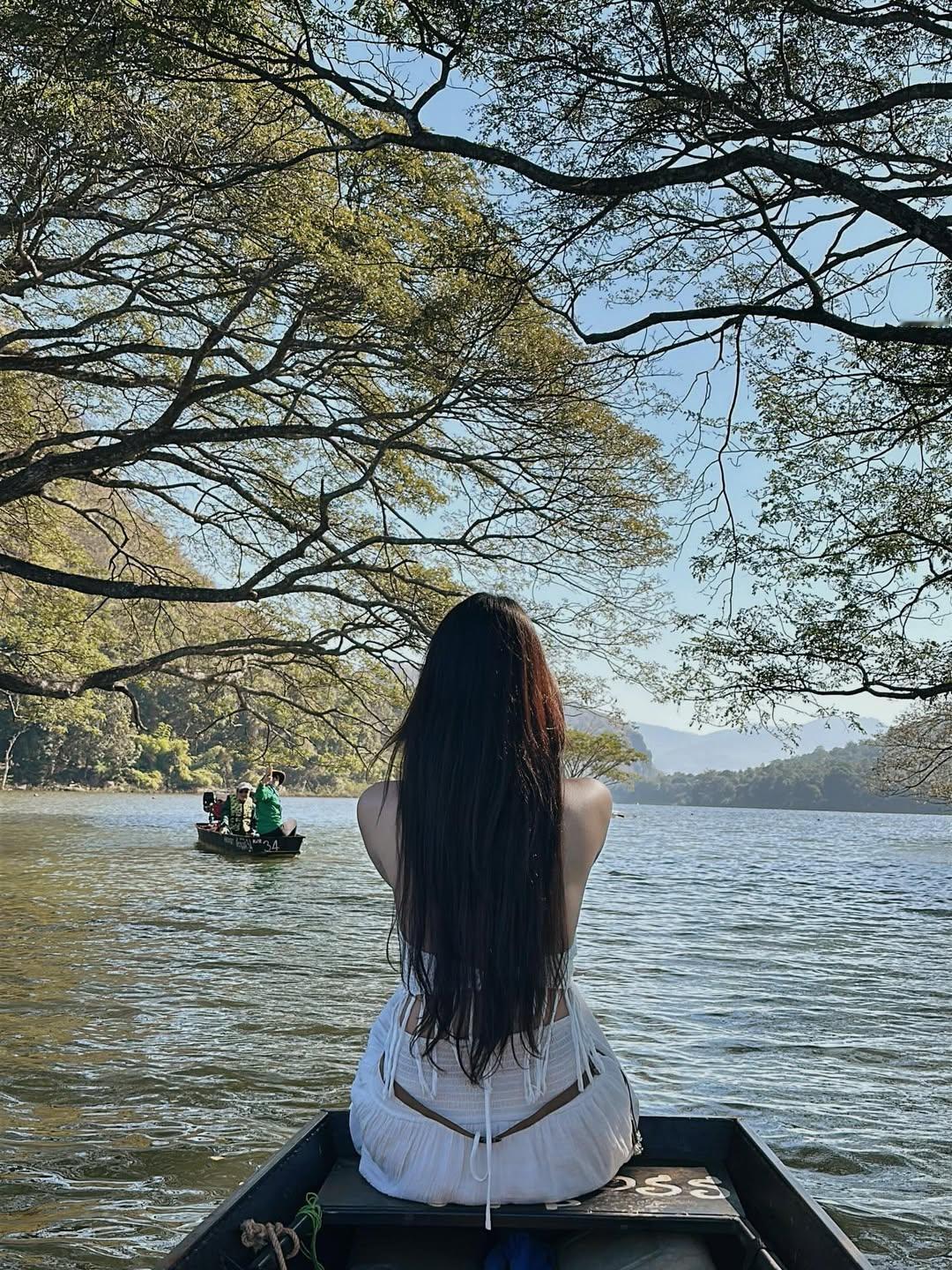 生活平凡但很温暖，用心经营小日子，每一天都很有意义。温暖生活 女生自拍 日常穿搭