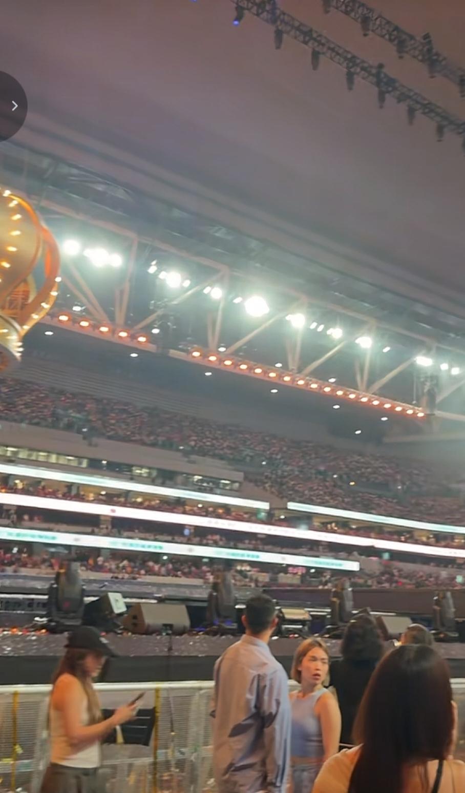英皇把4号去看演唱会的人坑了，当天晚上的演唱会整体要比3号那天的演唱会要差非常多