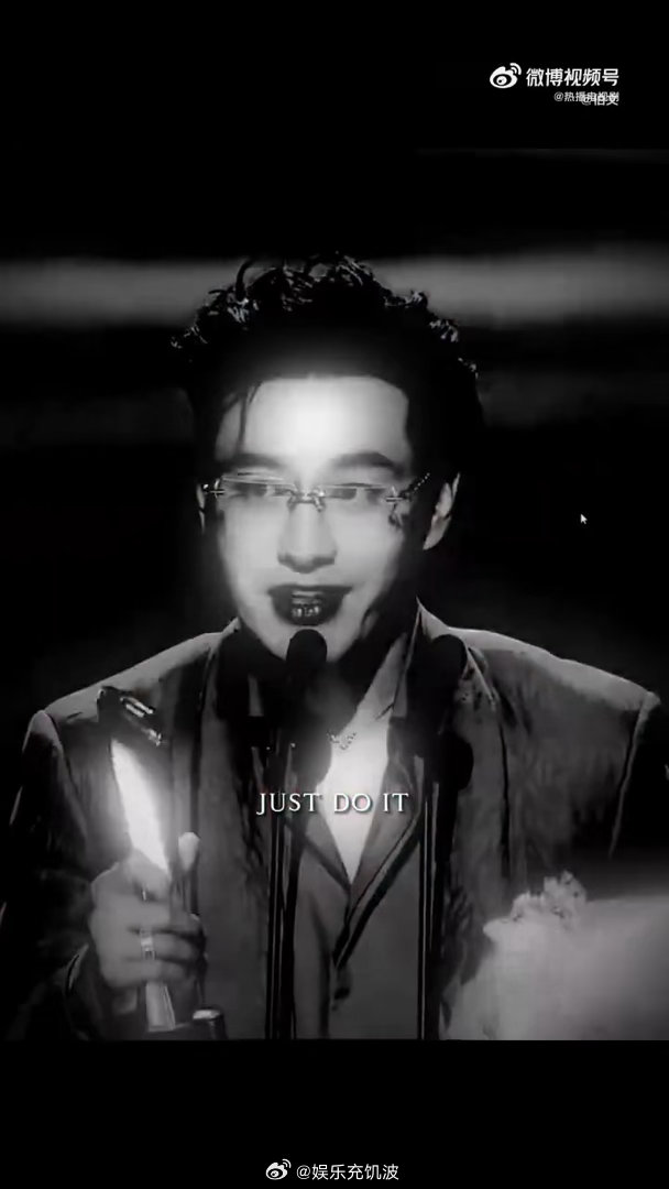 黄晓明万茜澳门风云阅文IP盛典无需多余台词，仅凭同框气场，就演出了澳门风云的张力