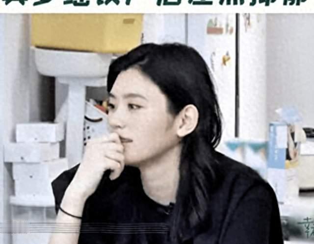 旧采访翻红，奚梦瑶婆婆5次剖腹产没坐月子，豪门哪有想象中轻松