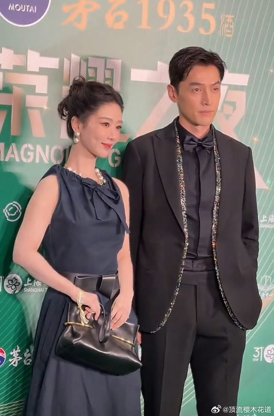 胡歌杨紫同框话不多说，我想看他俩二搭，演啥无所谓，互帮互助还是相杀相残也无所谓，