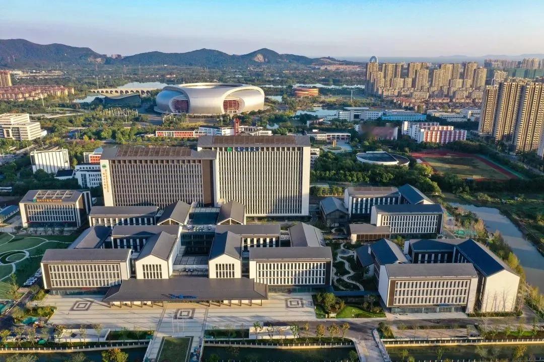 最新消息：湖州市中医院新院区12月30日正式启用。
湖州市中医院新院区将于12月