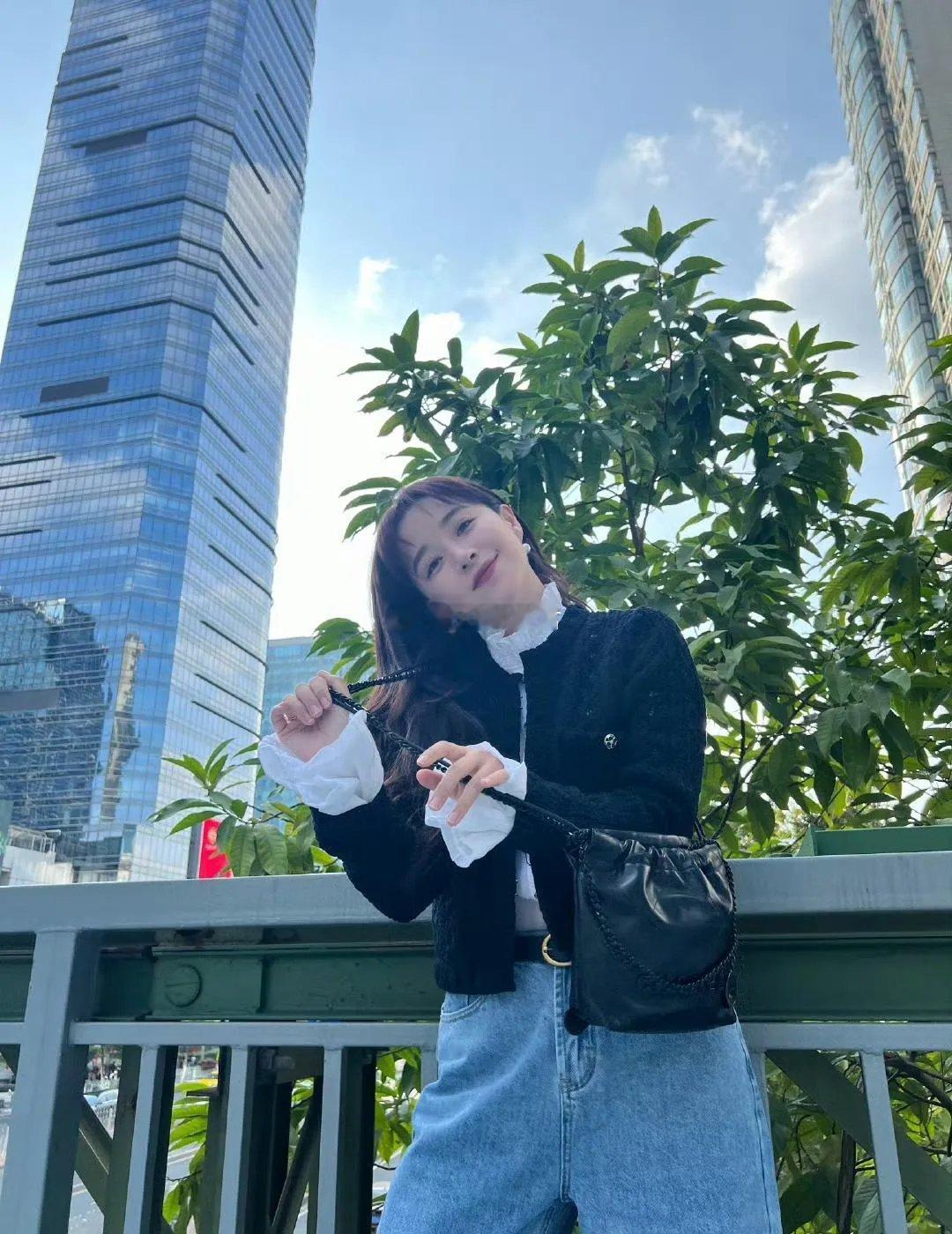 真没想到，阚清子产后复出的第一枪，竟然是冲着“情妇”角色去的。新剧《夜色正浓》里