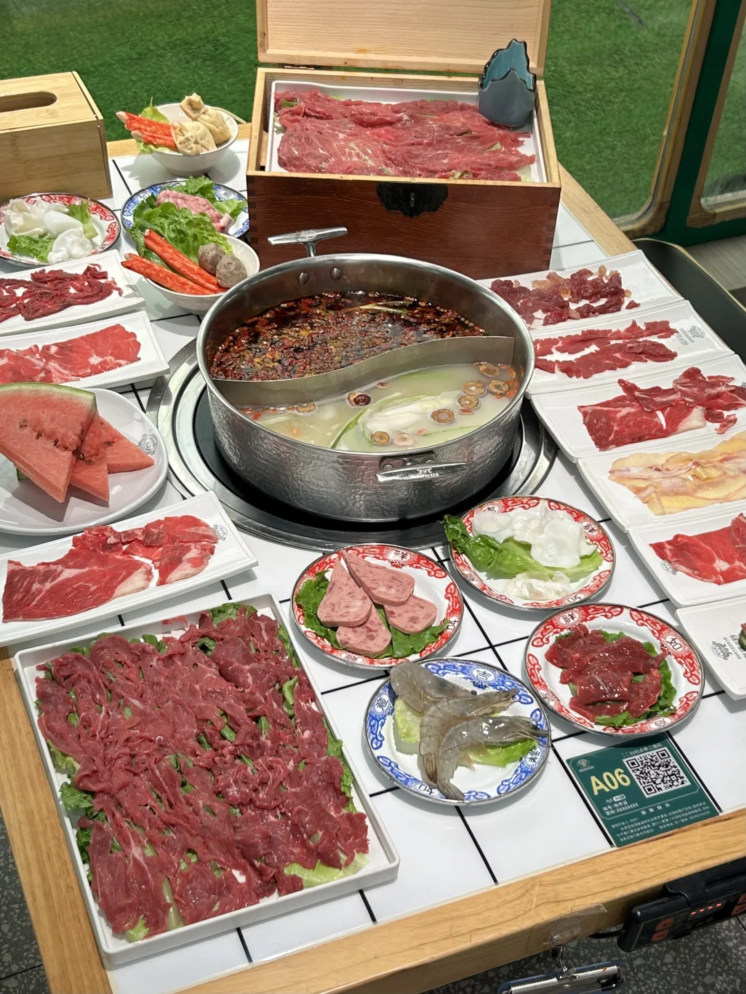在长沙！可以按箱拿的肉肉自助餐