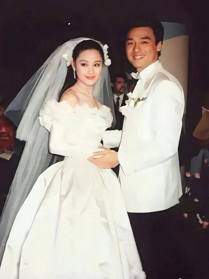 我愿称之为明星婚礼审美天花板 