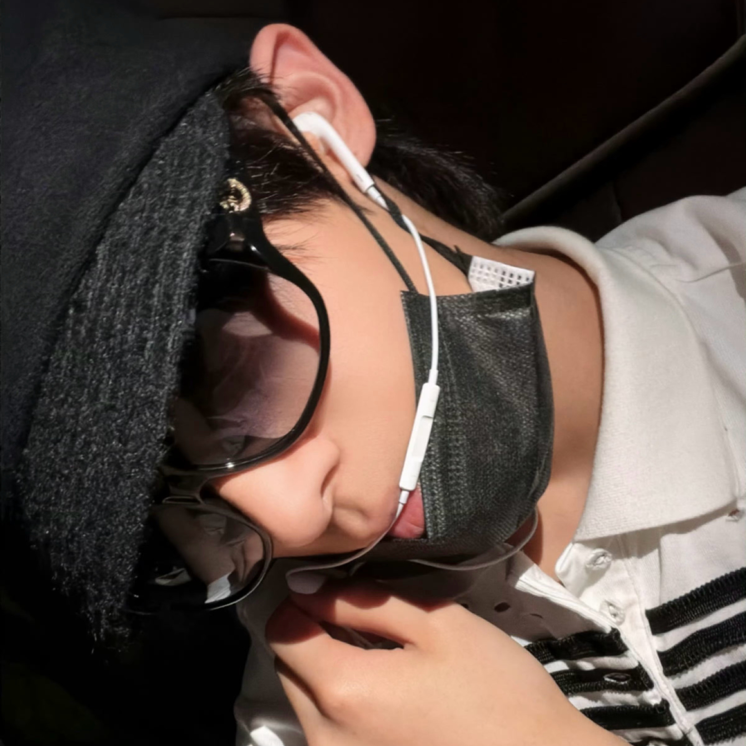 别啃了你小狗吗。 