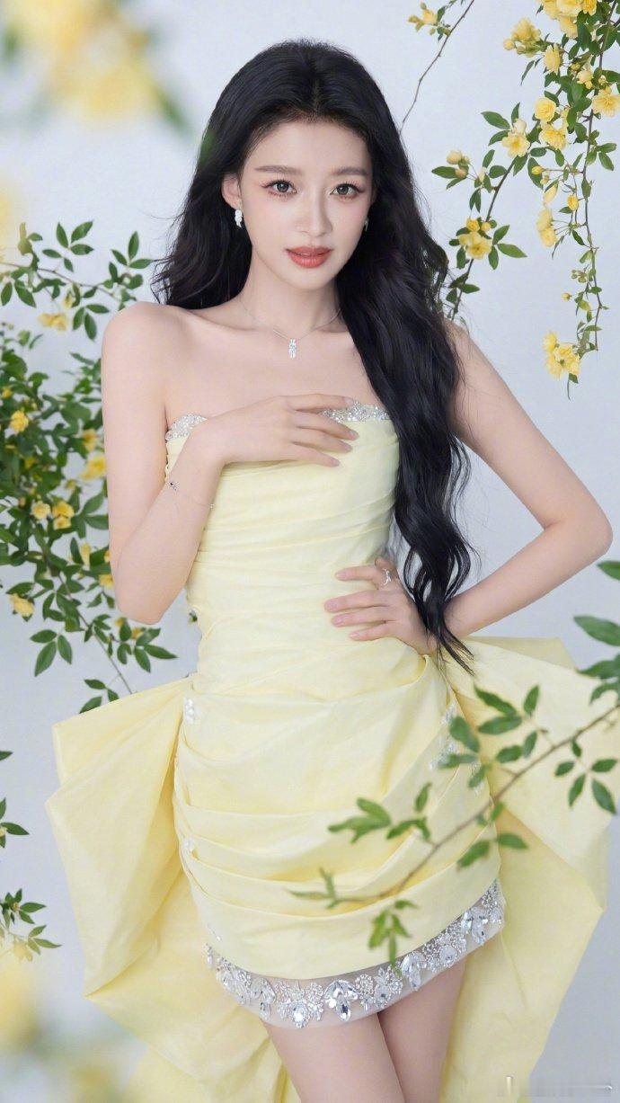 天生优越嗓音条件，孙怡歌声舒缓治愈，得天独厚的音色，成为舞台亮眼加分项孙怡音色 