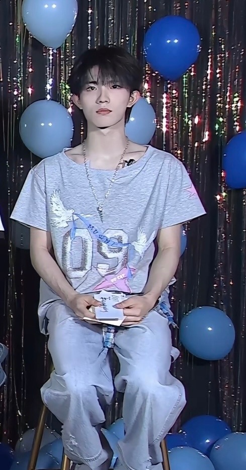 这锁骨😍 