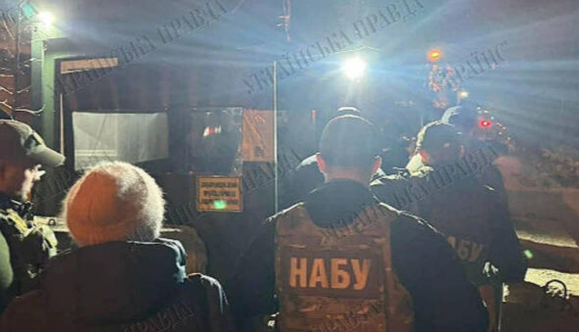 【乌克兰反贪风暴烧向总统府，叶尔马克疑似涉案】

乌克兰能源贪腐弊案的调查风暴已