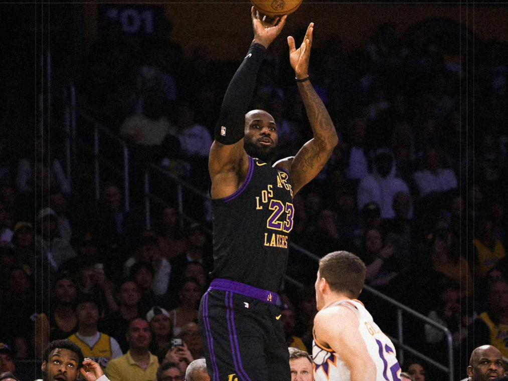 西部排名又乱了！
湖人大胜太阳，反超火箭，夺回第四！
快船卡位战完败，掉第九！