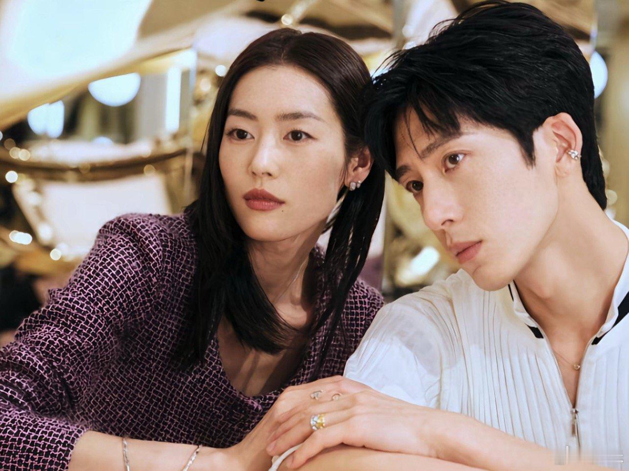 井柏然刘雯事业心夫妇井柏然和刘雯完全气质型夫妇，两人审美都是顶尖的。双强超绝。很
