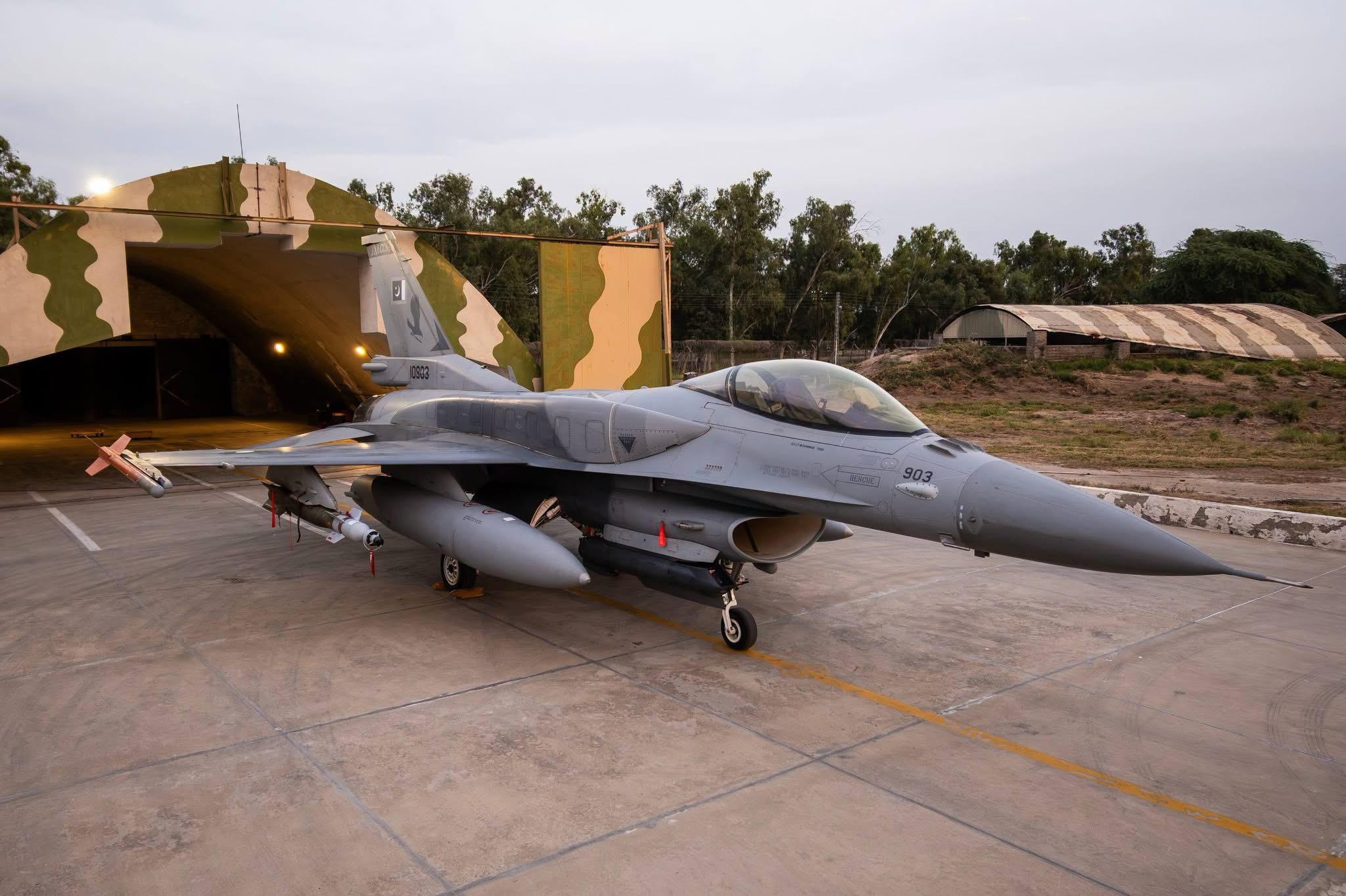 巴基斯坦空军（PAF）第5“猎鹰”中队F16C/D今日战隼军用飞机信息汇 194