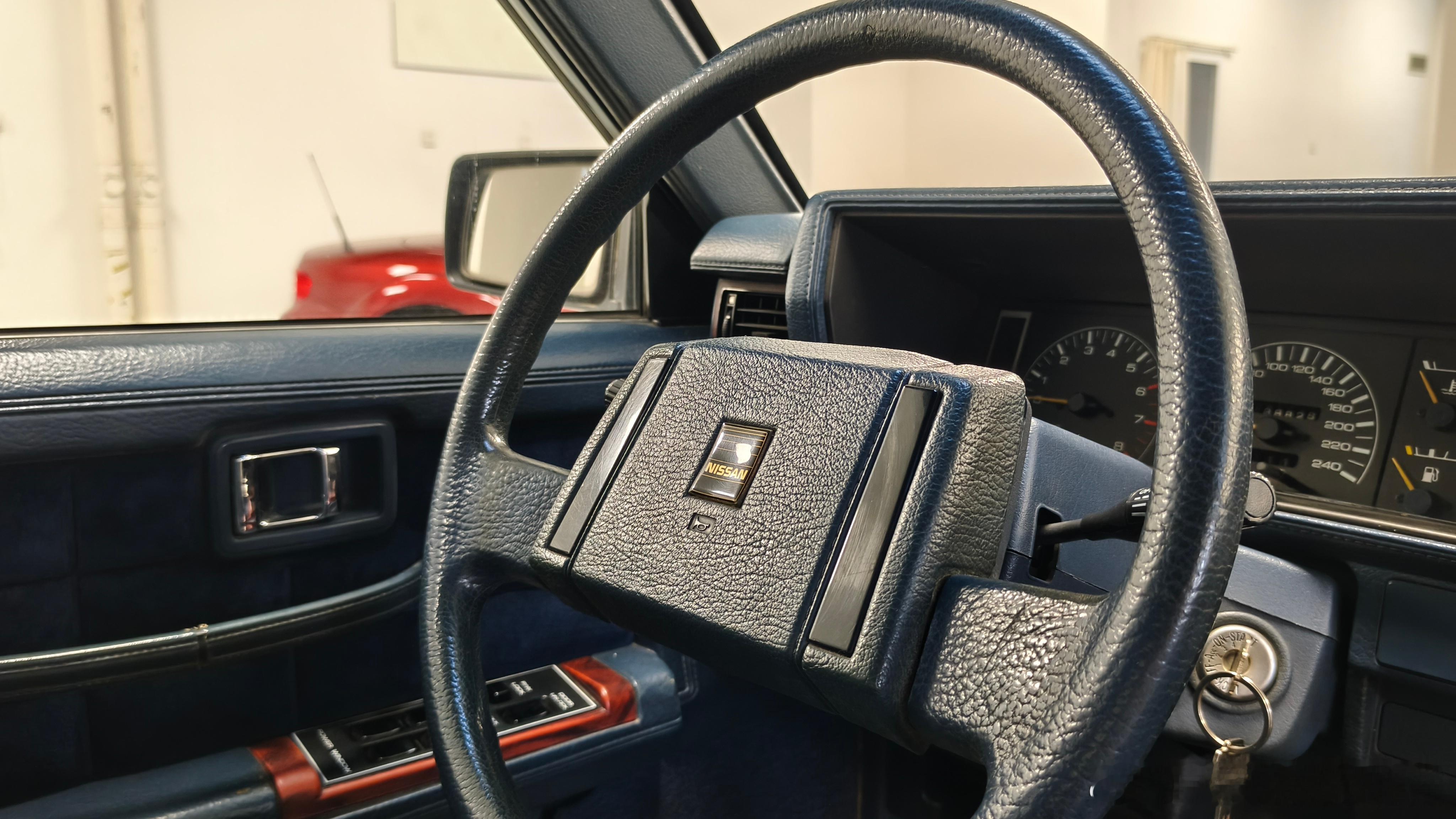 来自40年前的豪华车内饰细节，够讲究吗？Nissan Cedric Y30 ​​