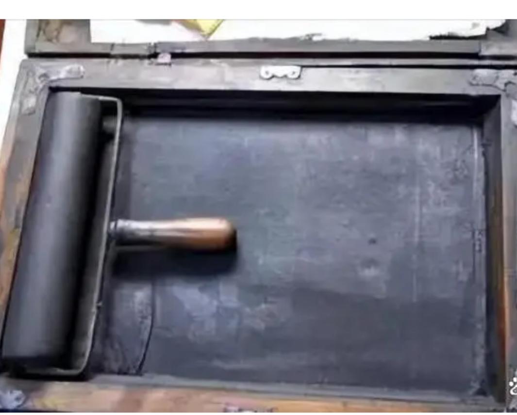 元旦前一天下雪了，还好昨晩买了一袋红萝卜，几天不用买菜。韩城市场上到处都是大荔红