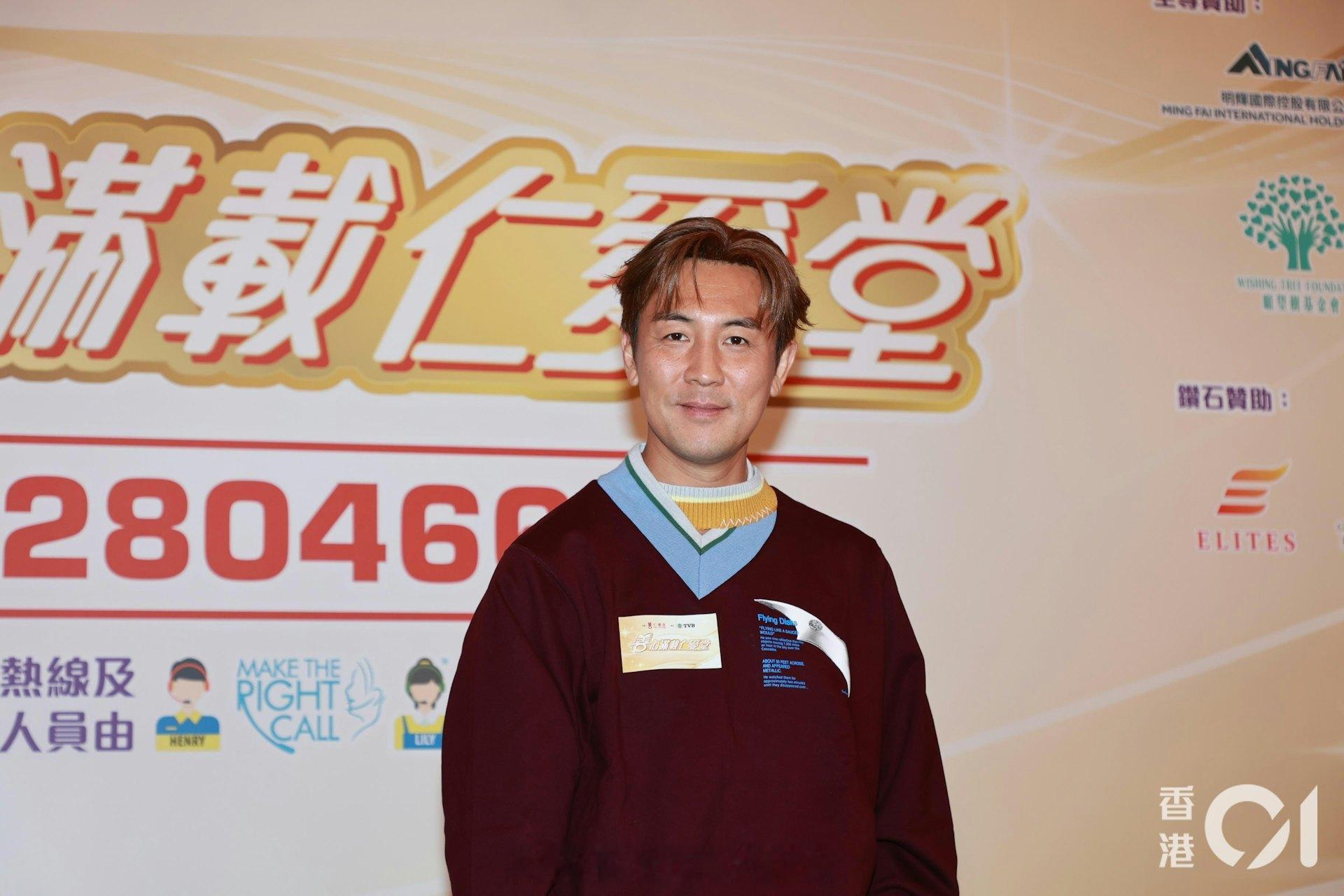 狄龙姜大卫世纪破冰同框震惊网民 谭俊彦：随着年纪大都不记得了近日，网上流传一张狄