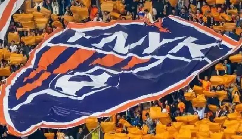 一口气砸五千万，玉溪这次是玩真的。
 
八个内援加俩外援，全是中前场硬货，黄紫昌