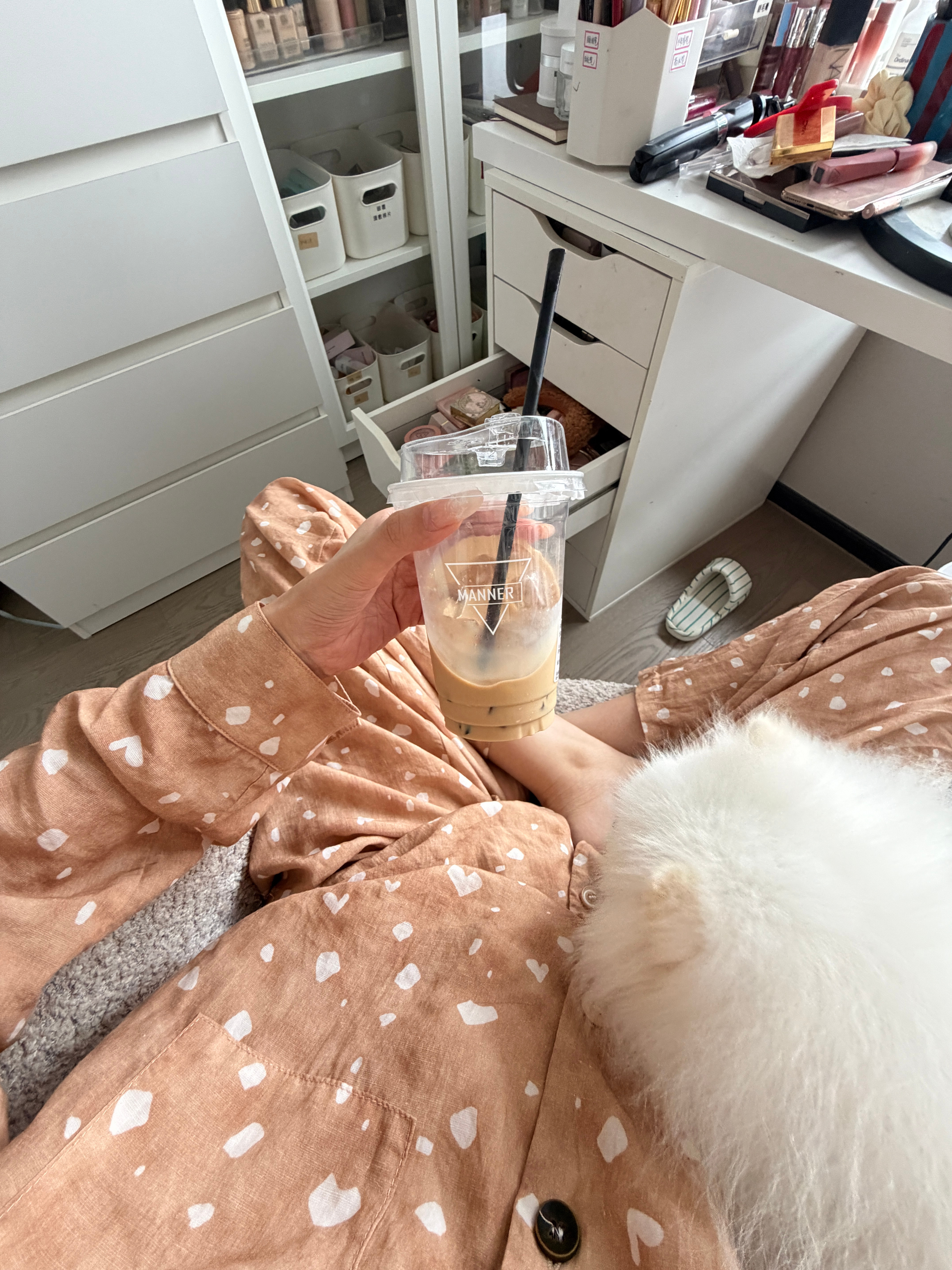 连喝不知道多少天了☕️提前放假快乐耶！！来个小贝2️⃣这个融蜡灯好不好