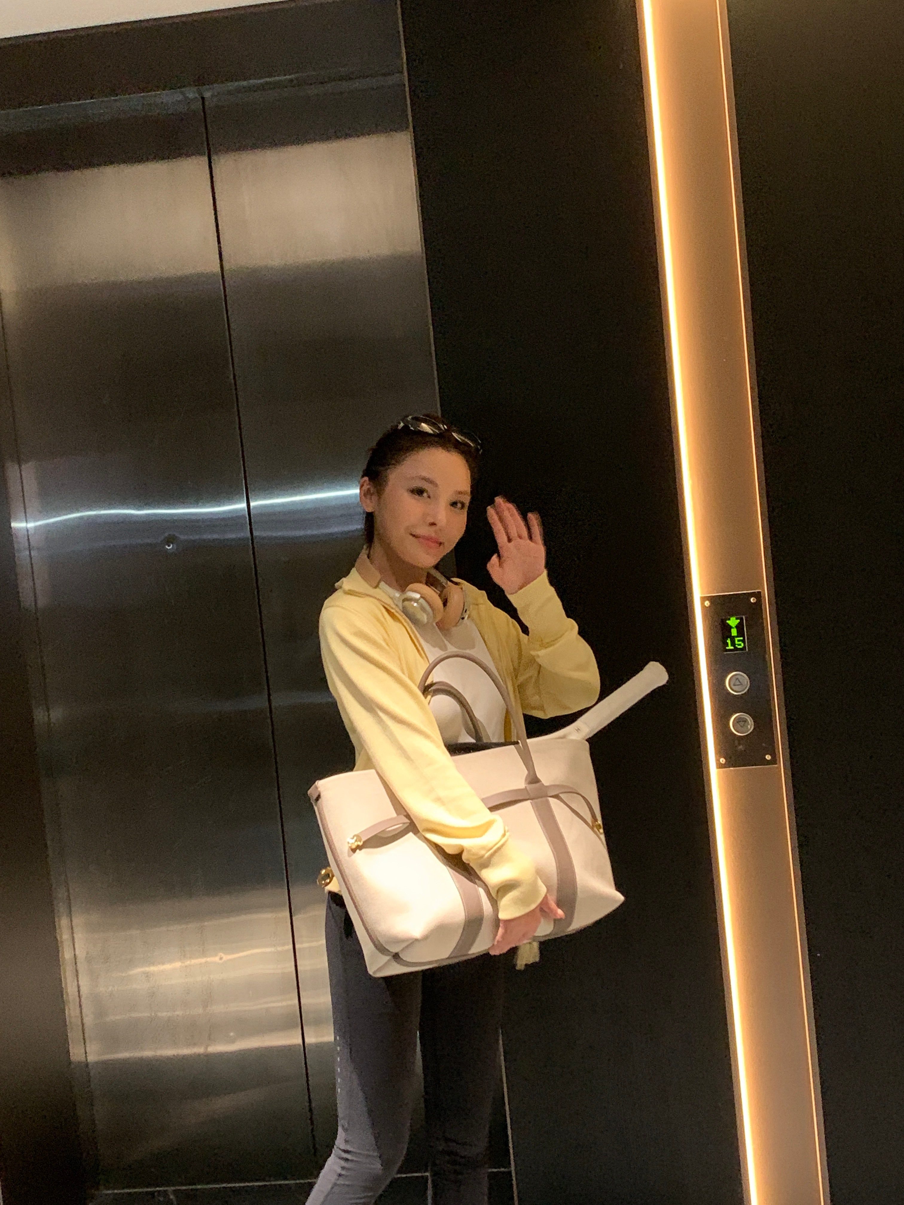 够日常的诠释不哈哈哈给你们上足生活场景自己洗车是一件很治愈很放松的事情你们可以试
