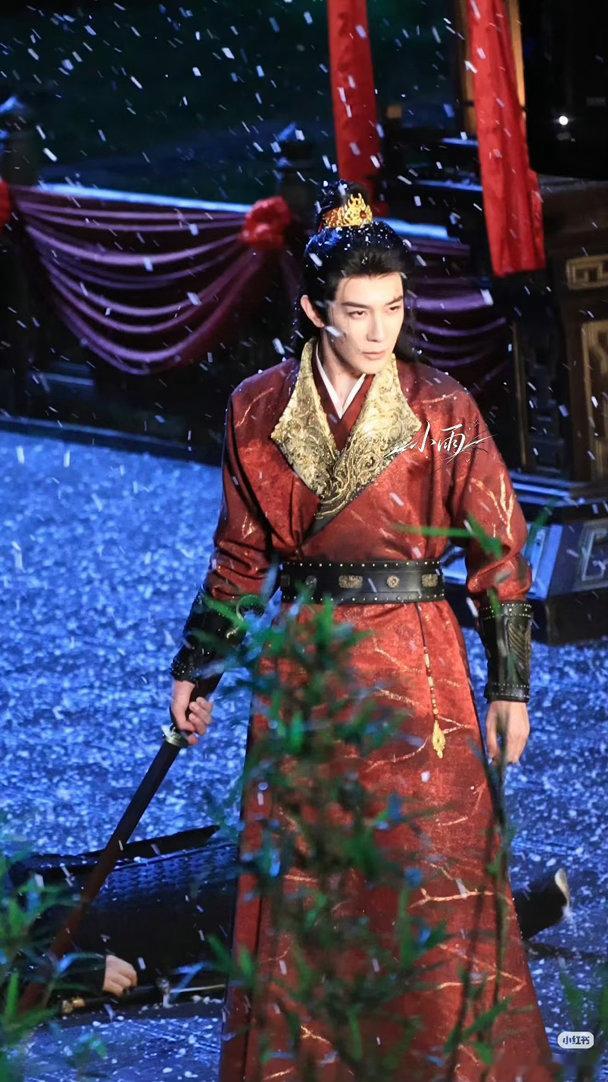 夏之光我的仵作前辈路透、夏之光我的仵作前辈雪中战损路透雪中战损路透氛围感拉满，夏