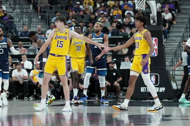 NBA记者Sean Deveney报道，一个联盟消息源谈到湖人前锋马克斯-克里斯