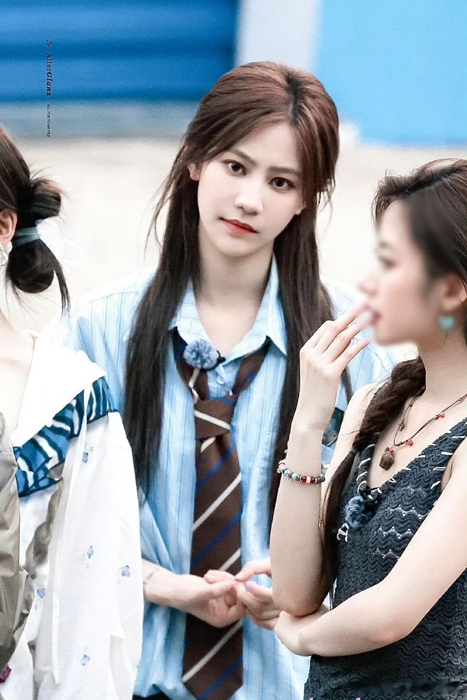 袁一琦买黄金 人总要生活的 袁一琦综艺里的黄金言论火了：理财不是中老年专属，年轻