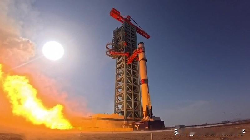 朱雀三号重复使用运载火箭发射入轨 12月3日，蓝箭航天的朱雀三号遥一运载火箭在酒