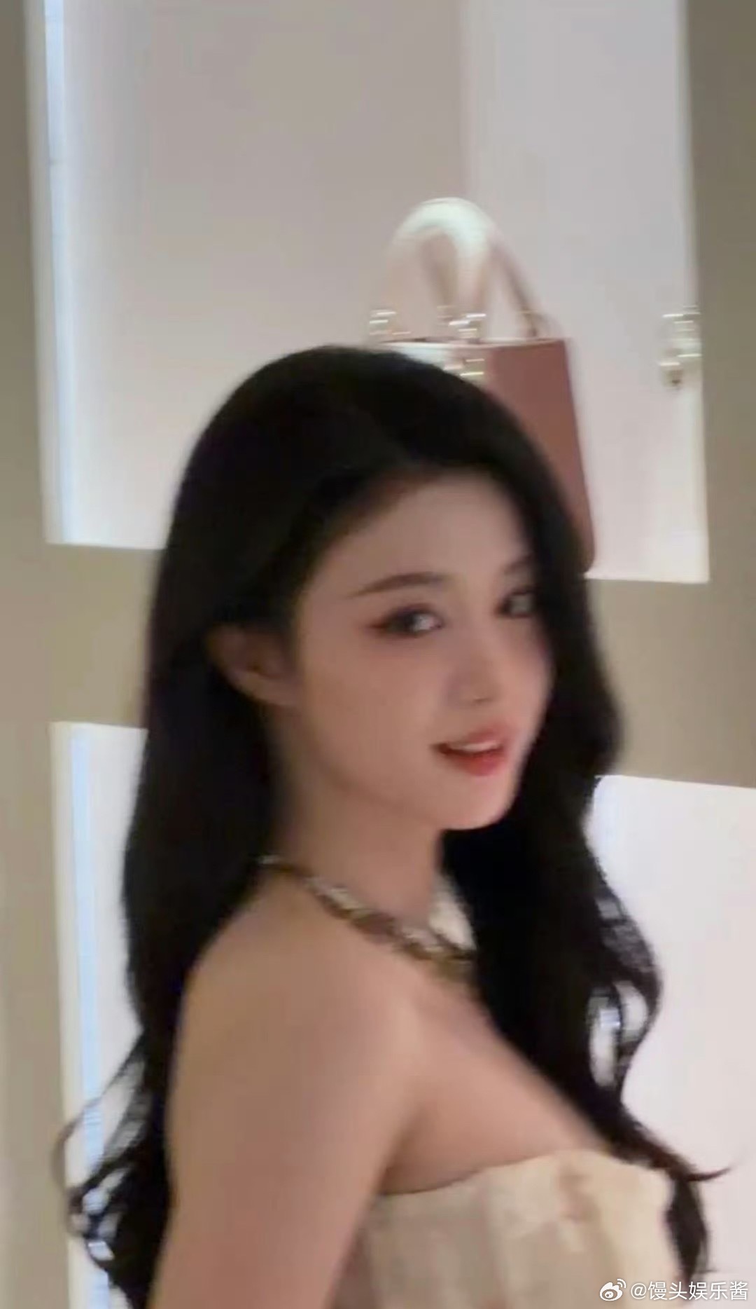 王楚然、周也今日活动图，谁赢了 