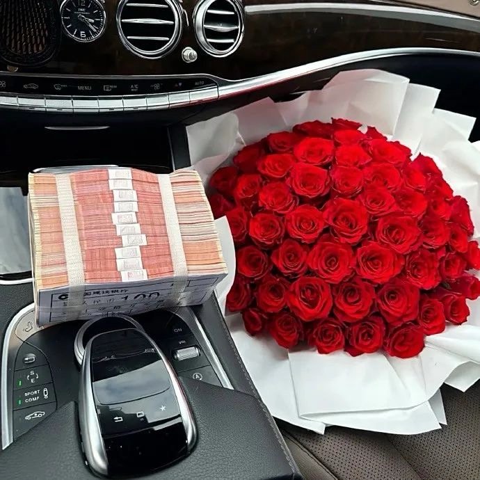 钱不会说谎，人心却会演戏，我不吃任何人画的大饼，但是在努力好好存钱，三十岁以后，