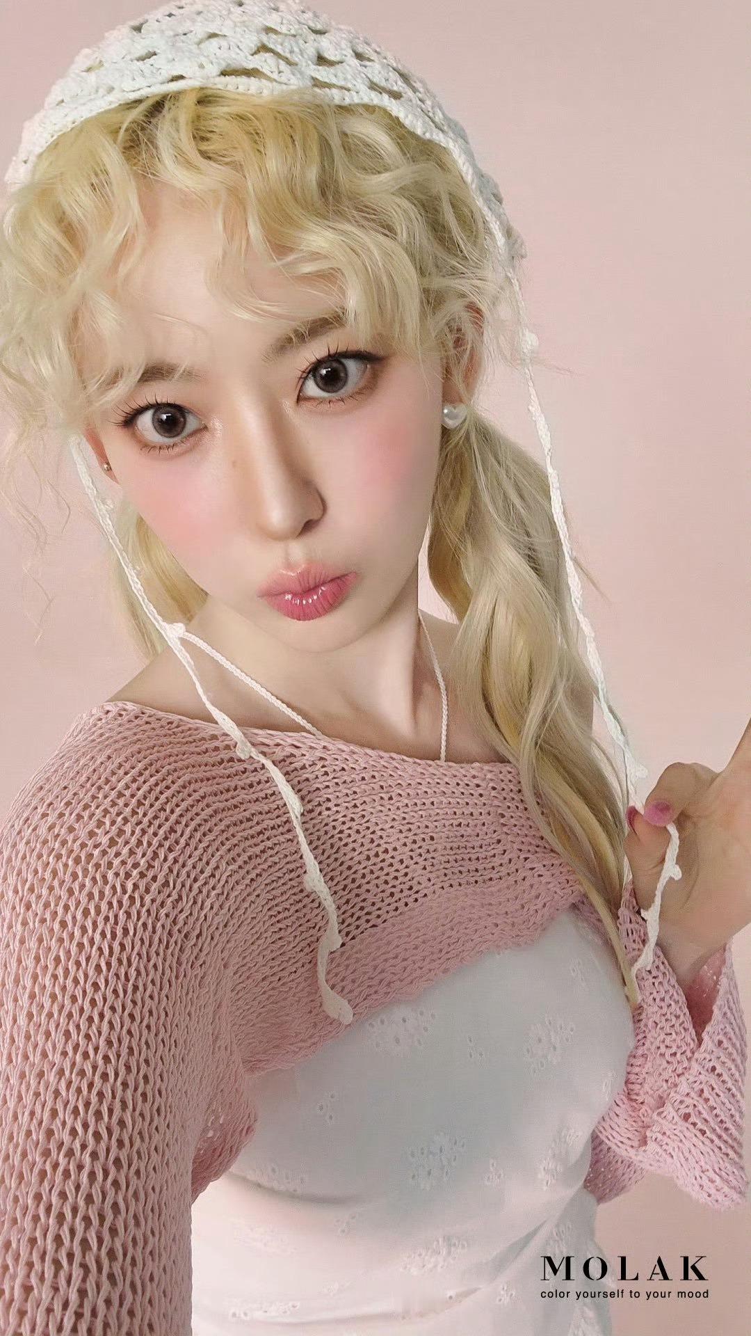 kpop自拍分享宫脇咲良 Rose朴彩英 直井怜 