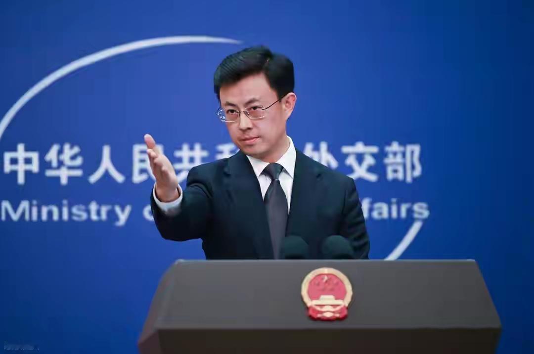 “7.7级！半个日本都被摇醒，我却在推特热搜看到一句：‘快请发达中国救我！’——