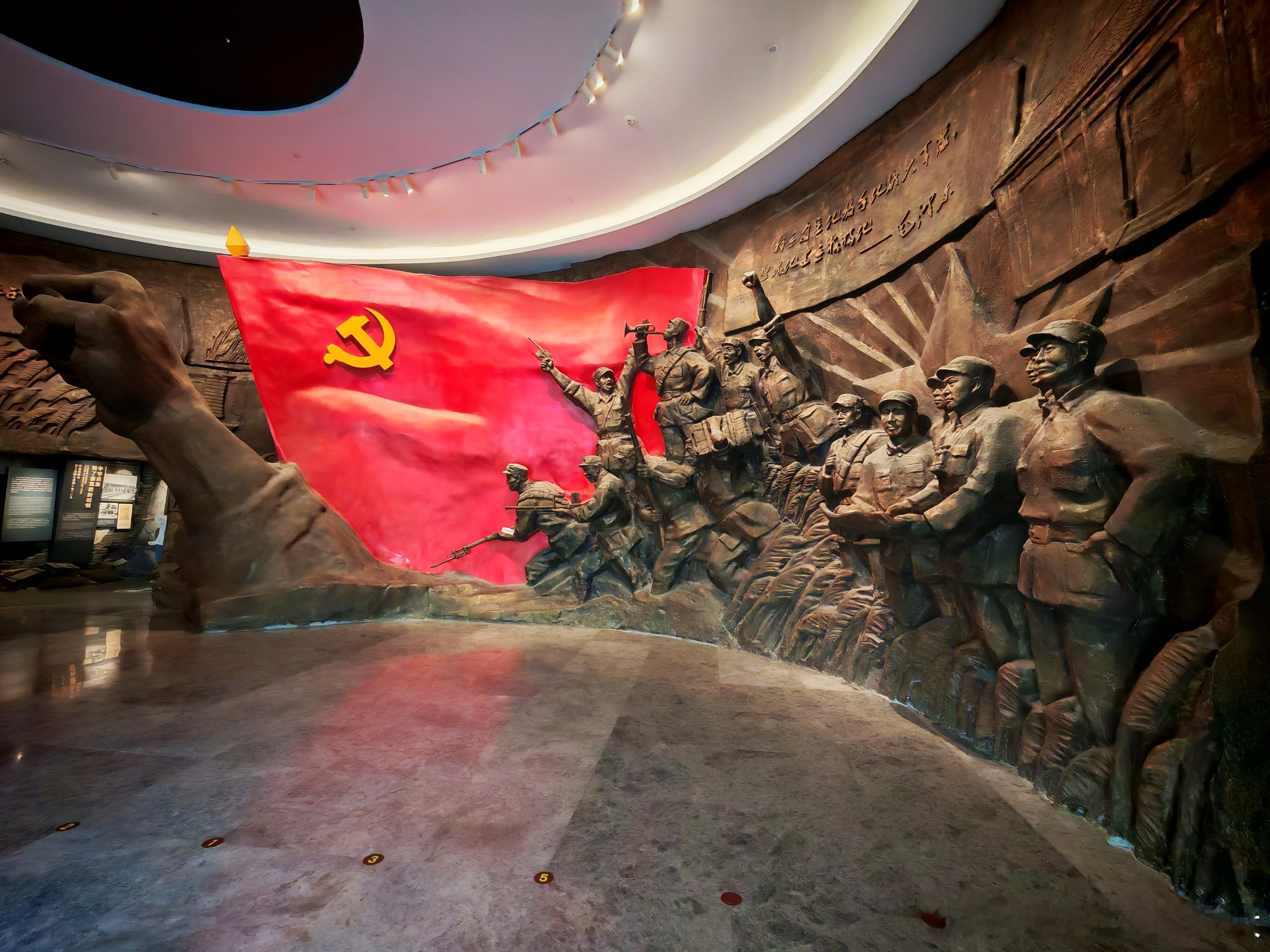 踏进新四军江南指挥部纪念馆，一幕幕历史画卷在眼前展开。从“铁军铁纪”的铮铮誓言，