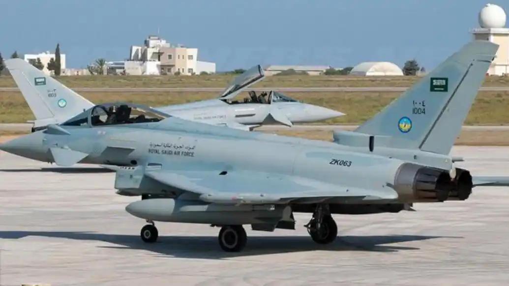 沙特皇家空军又传出坏消息？台风战机被也门武装宣称击中，F-15事件才过一个月，为