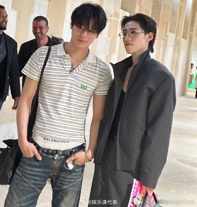 pp李柱延合照李柱延pp合照 THE BOYZ李柱延晒了和PP的合照[哇] ​​