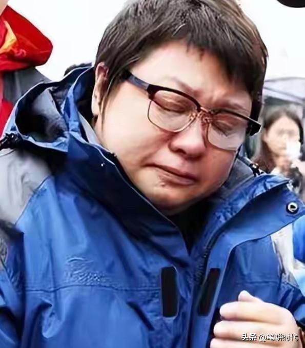 这次西藏地震，曾被实名举报“假慈善”的韩红，用行动让不少黑粉自愧不如！55岁的韩