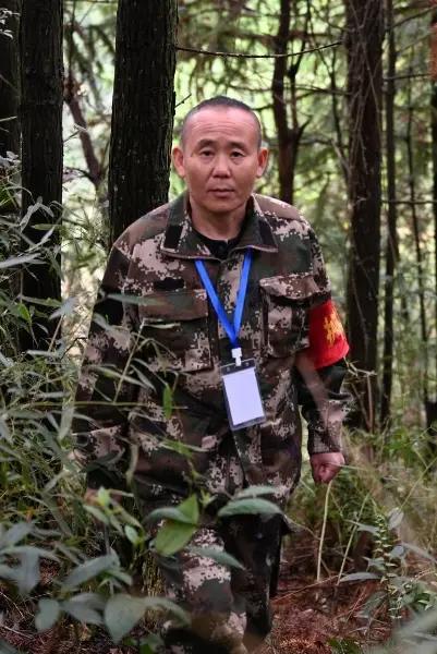 38年深山坚守！护林员袁章清，用16万公里脚步守住万亩青山
 
袁章清，1966
