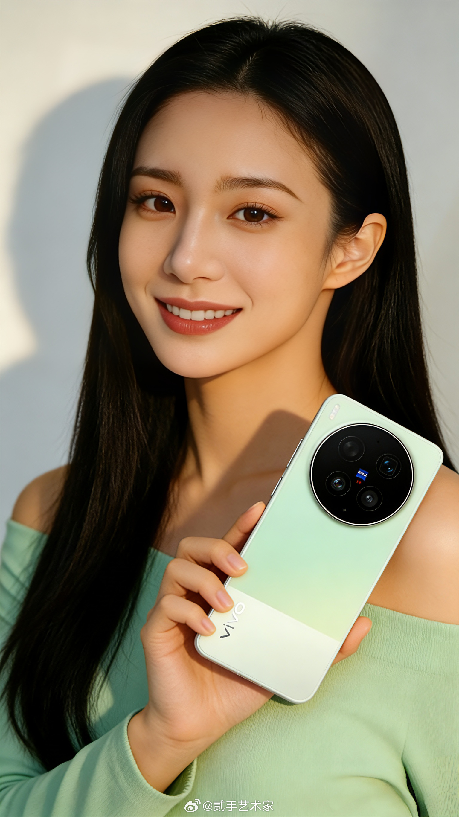 蓝厂的x300 Ultra，我最推荐绿色版本。 