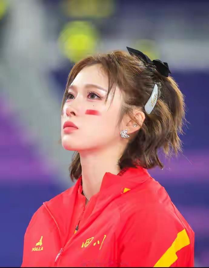 吴艳妮发文：亚锦赛的铜牌和全运会的银牌都有不甘的泪水，剩余五六年的职业生涯内会全