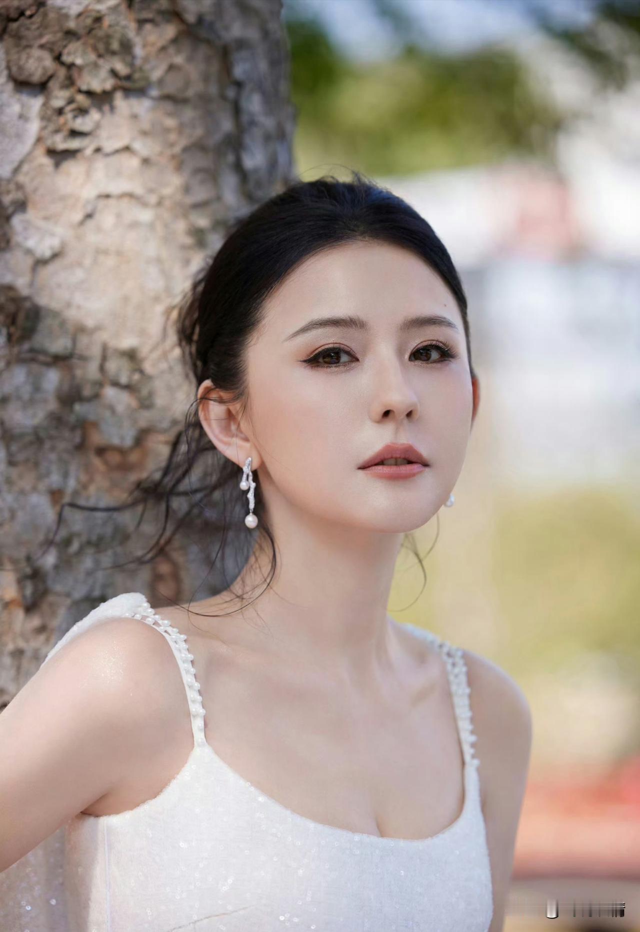 热依扎回应被误会生病！
有网友误会热依扎因为生病而没有拍戏，热依扎看到后，于5月